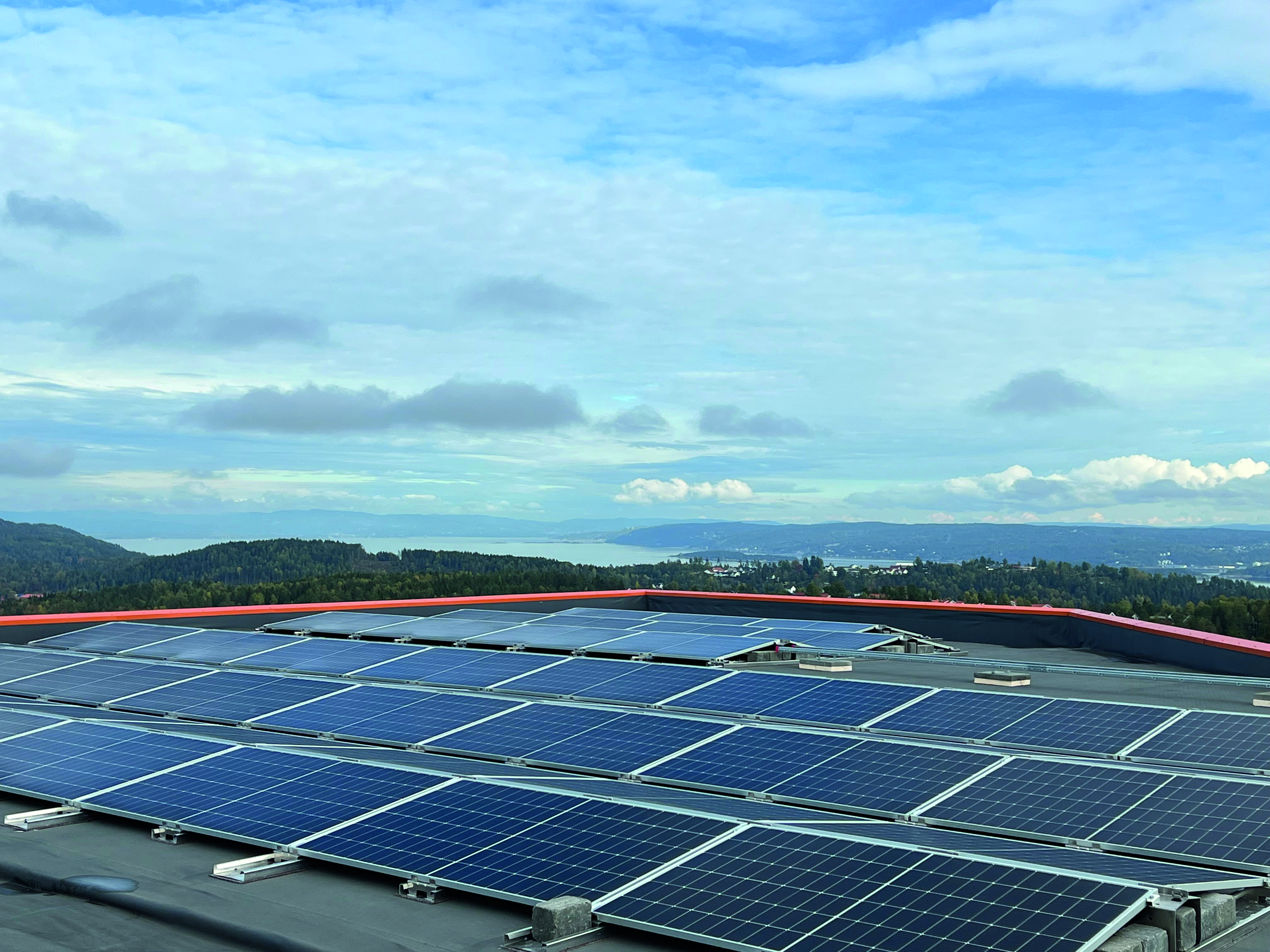 SolarPlatform - Kontinuerlig, sikker strømproduktion på flade tage